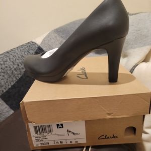 Clarks black heels